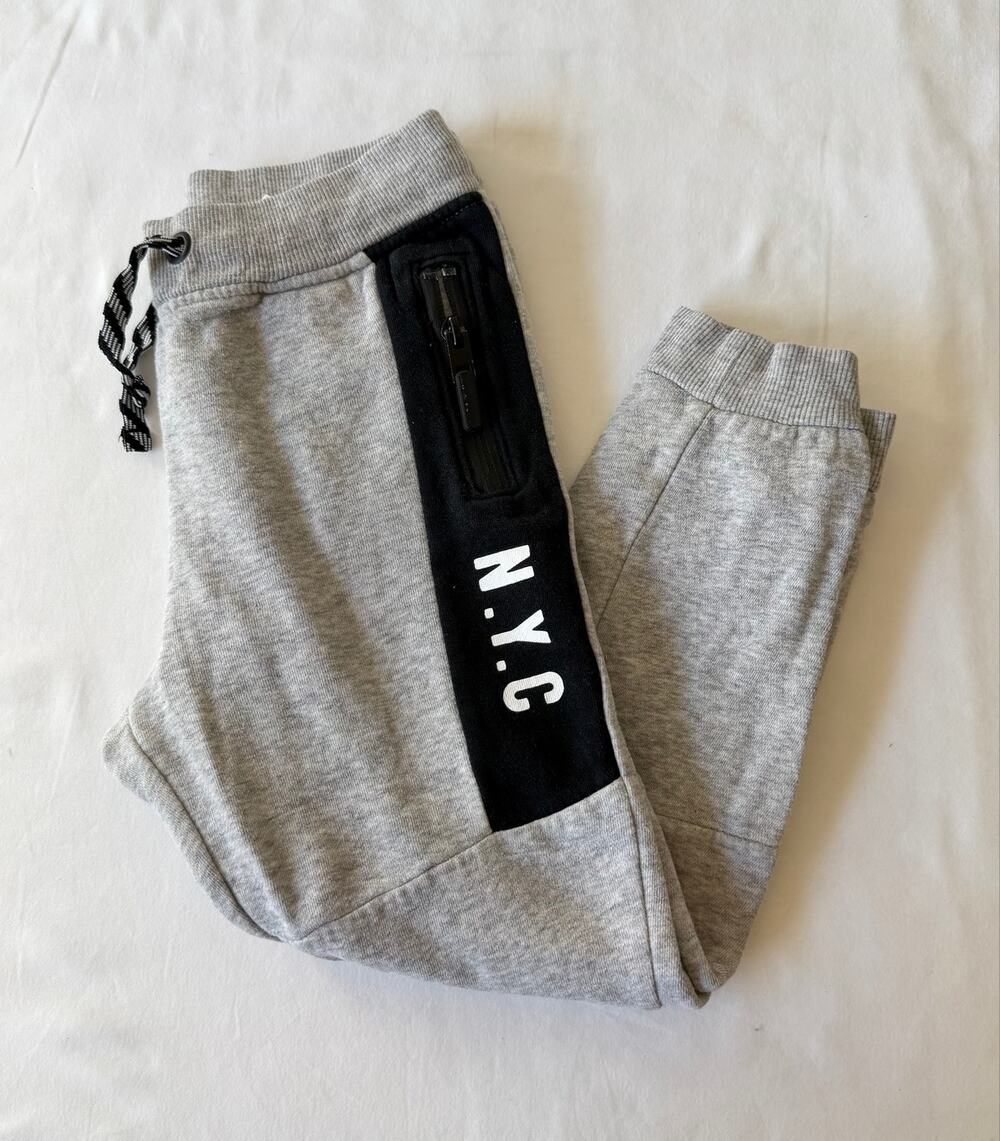 H&M Gray N.Y.C Jogger Sweatpants w/ Zipper Pockets Boys Size 5-6Y